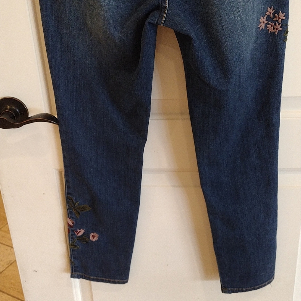Vintage Violet Embroidered Jeans Size 8P Medium Wash - Picture 6 of 7